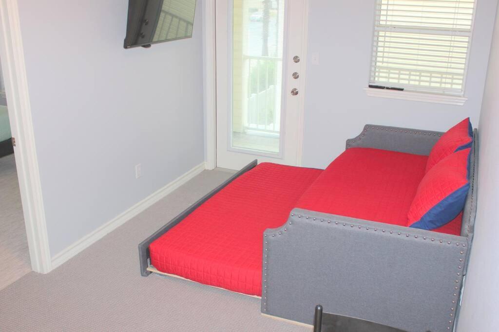 Spacious Home, Short Walk To Beach, Heated Pool! Corpus Christi Exterior photo